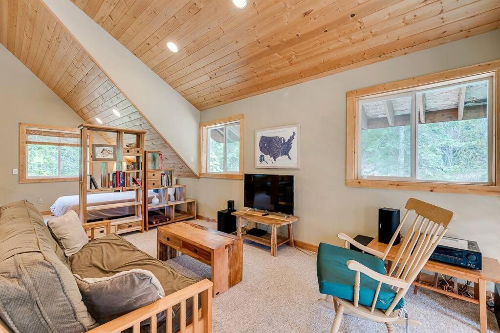 Hot Tub Cool Views: Roaring Creek Cabin Leavenworth Buitenkant foto