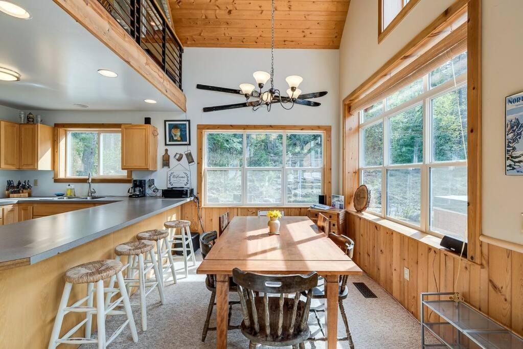 Hot Tub Cool Views: Roaring Creek Cabin Leavenworth Buitenkant foto