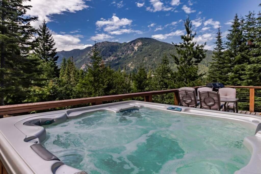 Hot Tub Cool Views: Roaring Creek Cabin Leavenworth Buitenkant foto